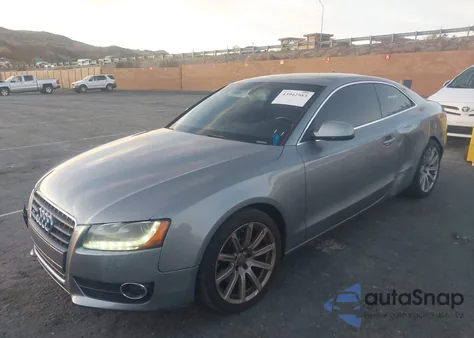 2011 Audi A5 2.0T Premium из США, поврежденный, VIN WAULFAFR2BA069757